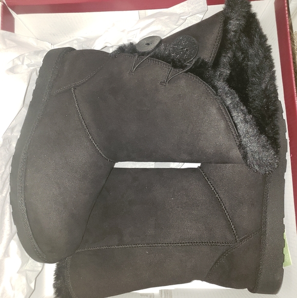 Boots - Picture 1 of 2